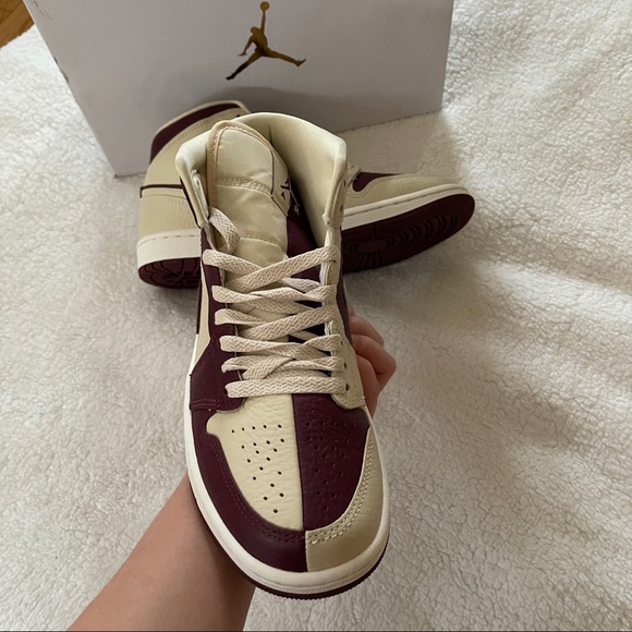 Nike Jordan - Picture 7 of 12